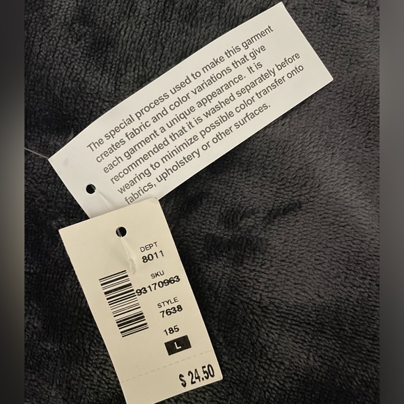 Large (in juniors) army green distressed crop halter top from Aeropostale - Picture 3 of 4